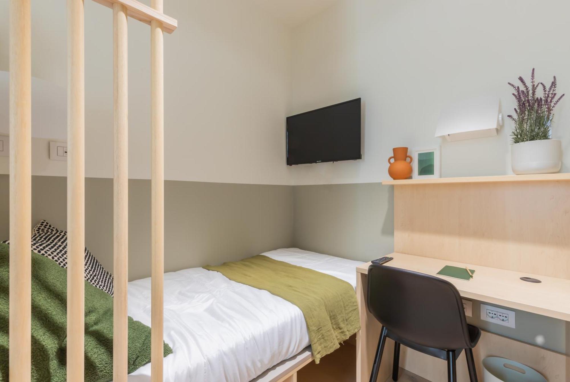 Well-Located Campus Rooms Near City Park Milan Bagian luar foto