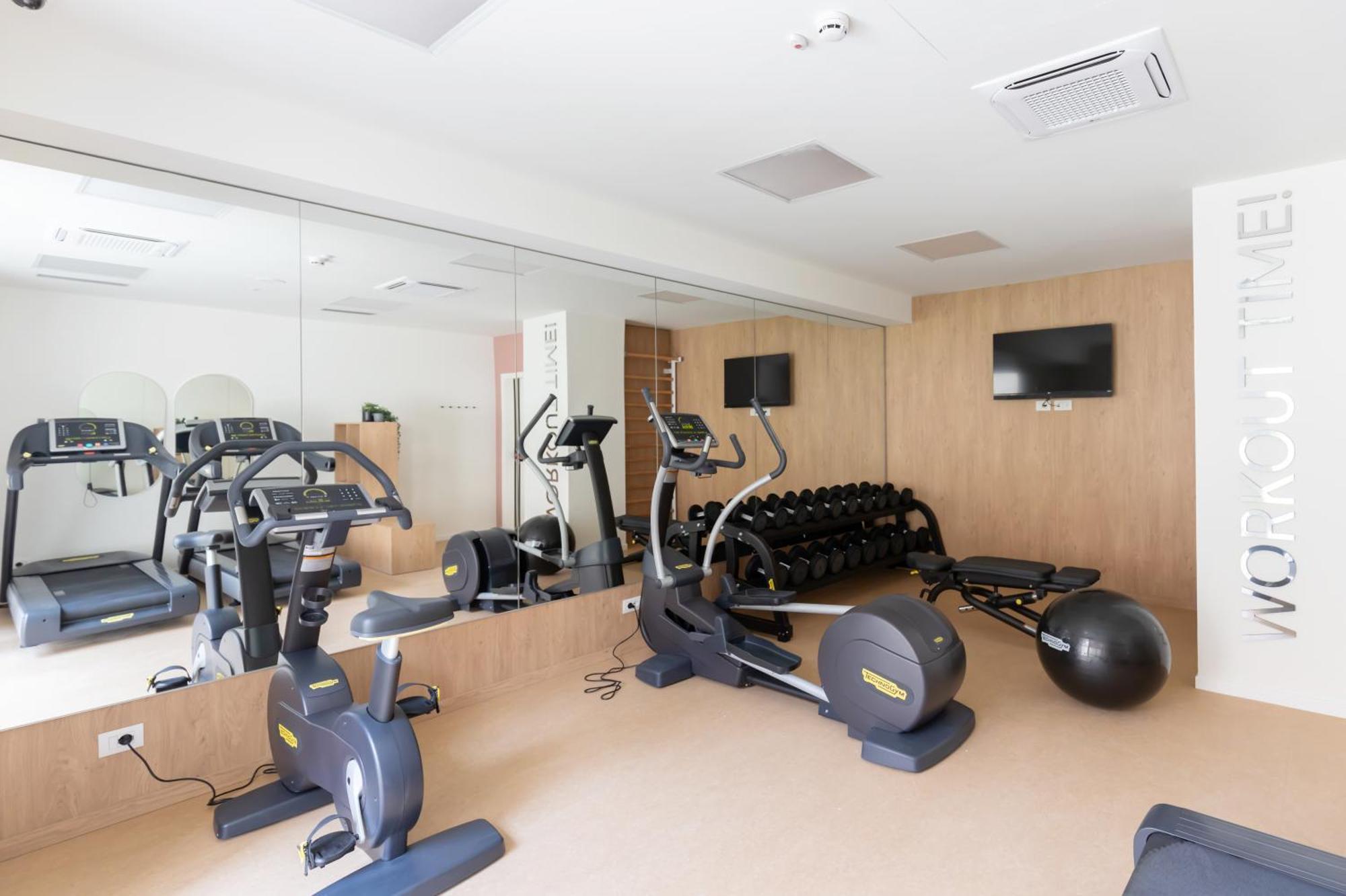 Well-Located Campus Rooms Near City Park Milan Bagian luar foto