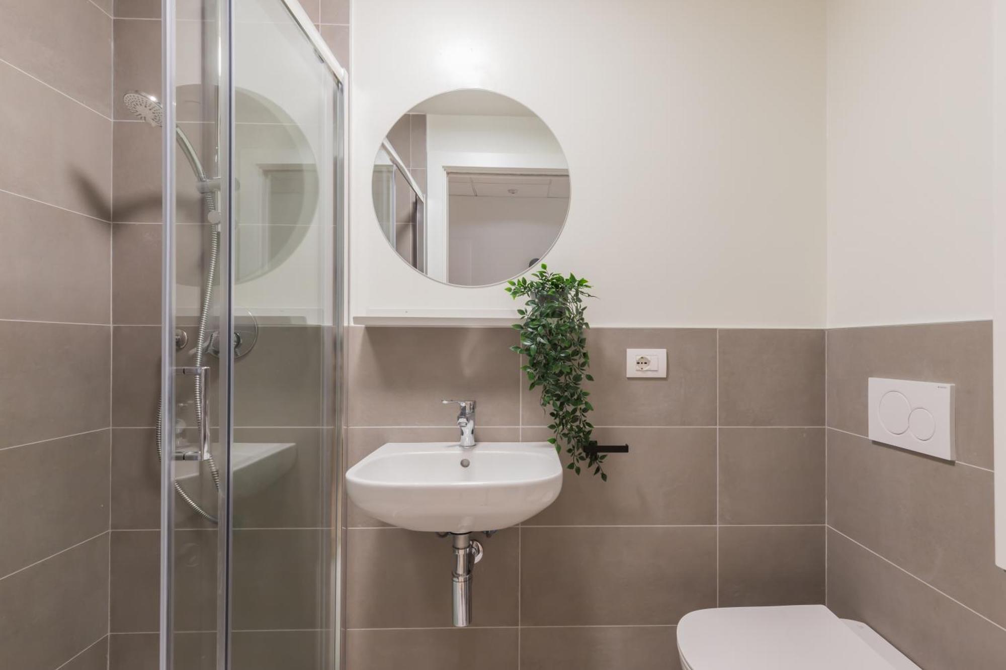 Well-Located Campus Rooms Near City Park Milan Bagian luar foto